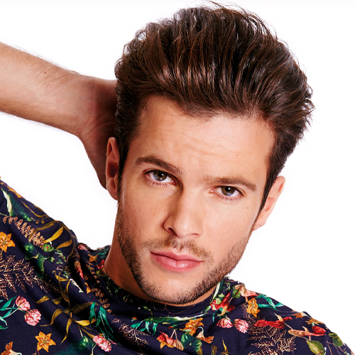 shampoo-expert-berry-1.jpg-homme-cheveux-raide-coupe-dégradé-court-sans-démarcation-500.