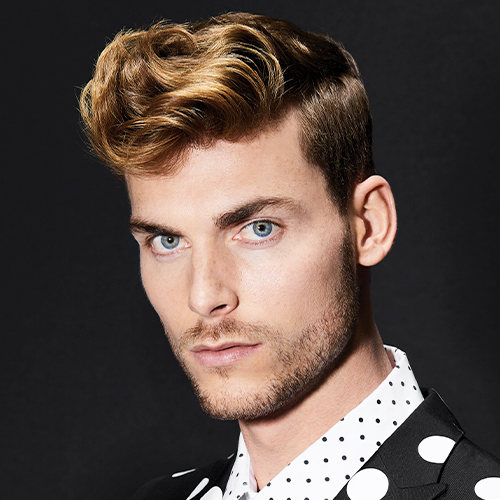 shampoo-expert-enzo1.jpg-homme-cheveux-boucle-coupe-undercut-500