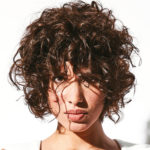 shampooexpert-andrea-12-femme-coupe-mi-longue-couleur-brun-coiffage-boucle-500
