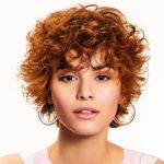 shampooexpert-brooke-1-femme-coupe-courte-couleur-cuivré-coiffage-boucle-balayage-effet-bronzing-500-frange