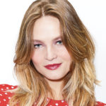 shampooexpert-dotty1-femme-coupe-longue-couleur-blond-coiffage-wavy-balayage-cream-500